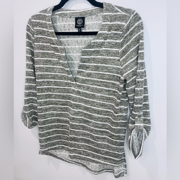Bobeau• Women’s Olive and White Striped Knit Top XS NWOT - Picture 4 of 6